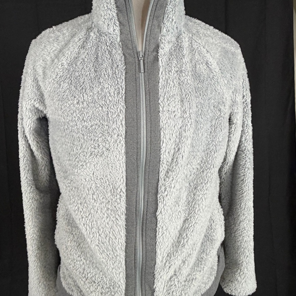 Women’s north face zip up